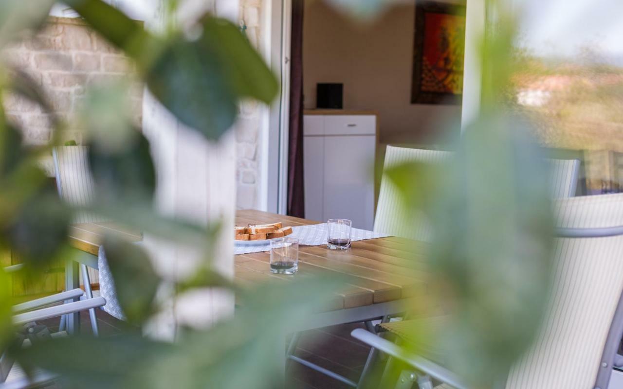 Apartment Trava Klimno Bagian luar foto