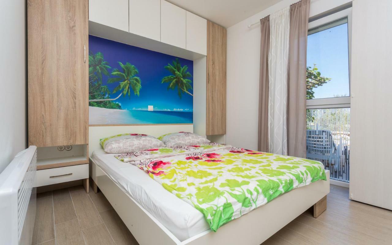 Apartment Trava Klimno Bagian luar foto